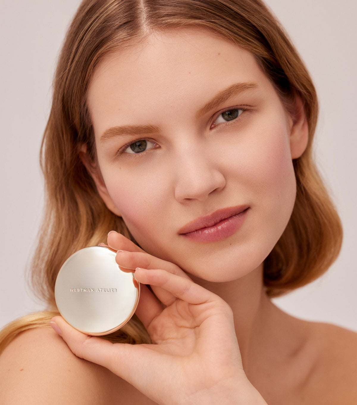 Model Holding Pressed Powder